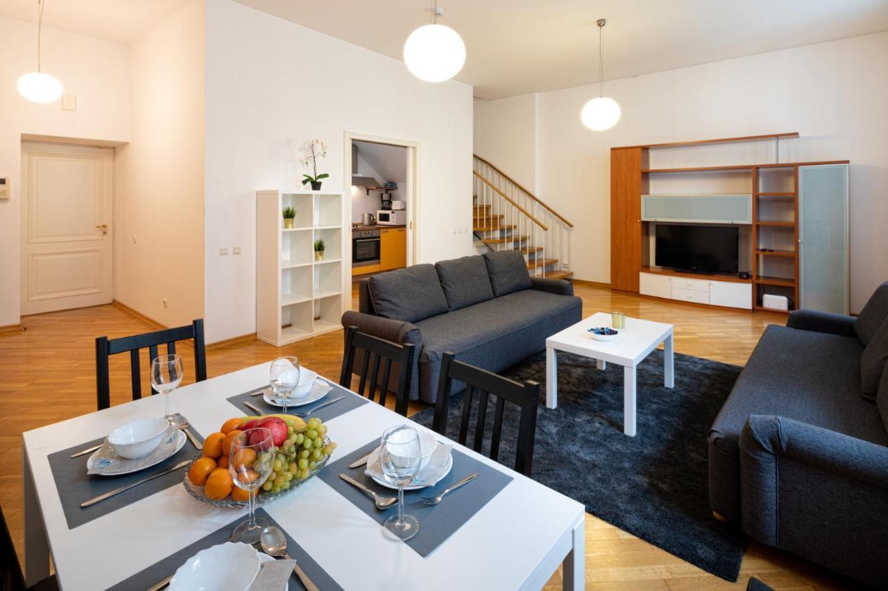 Old Riga Two Floor Palasta Loft Apartment With River View 外观 照片