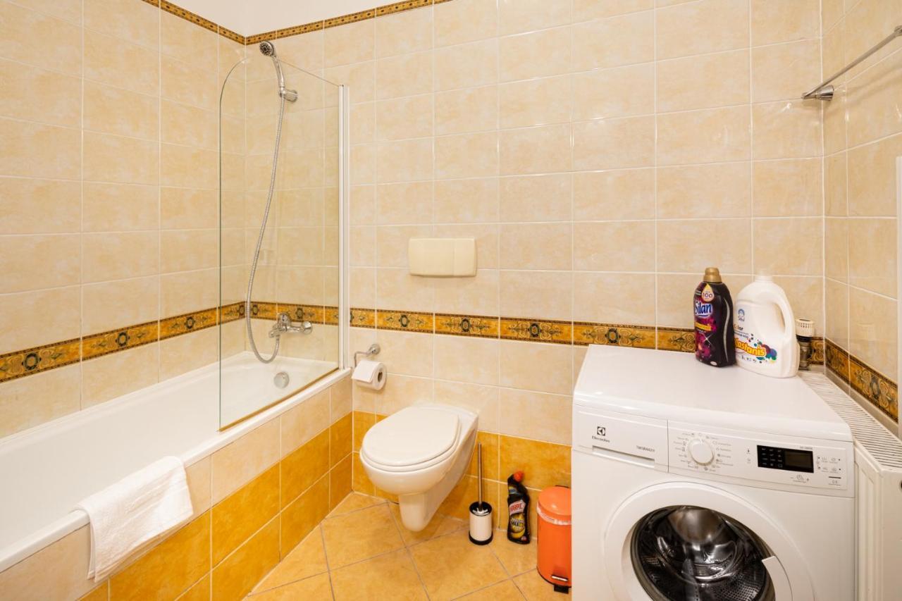 Old Riga Two Floor Palasta Loft Apartment With River View 外观 照片